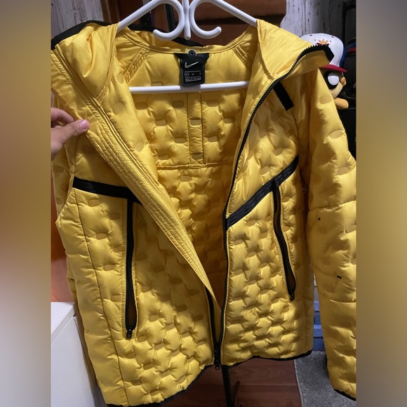 Nike Sportswear Shield Tech Jacket - Picture 7 of 13